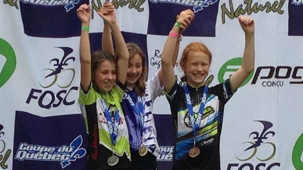 Amélie Vachon de l'équipe Vélo Savard remporte deux médailles d'argent