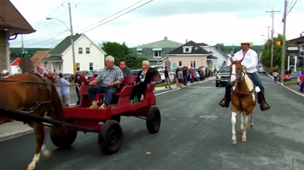 Normand DeLessard présente la parade 2015 de Nashville en Beauce