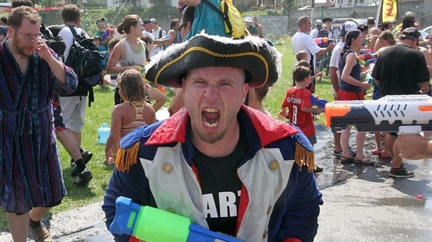 Marto Napoli se dit prêt pour le dernier Beau gros tintamarre Burlesque