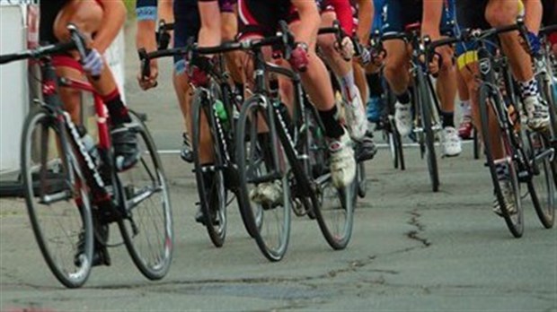 Un grave accident de vélo fait trois blessés majeurs à Saint-René
