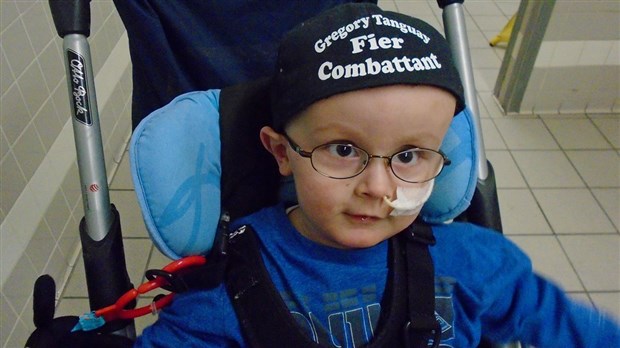 Une corvée de construction à Saint-Gédéon pour venir en aide au petit Gregory Tanguay 