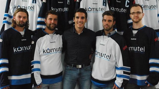 Le Club de hockey le Komutel de Saint-Georges annonce cinq signatures, dont l’arrivée du gardien de but, Bobby Poulin