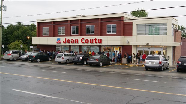 La pharmacie Jean Coutu est officiellement ouverte dans le secteur ouest à Saint-Georges
