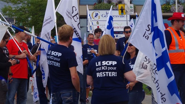 Syndicats et groupes communautaires rappellent aux Libéraux leurs responsabilités gouvernementales à l'égard des employés de l'État et de la population qu'ils desservent
