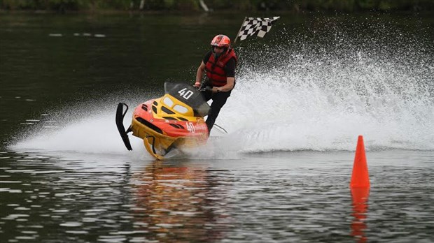 Des courses de motoneiges sur l'eau se tiendront le 12 septembre à Frampton