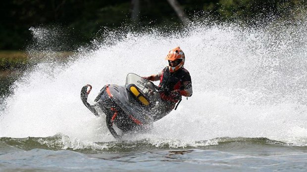 Les courses de motoneiges sur l’eau en Beauce sont encore une fois un grand succès