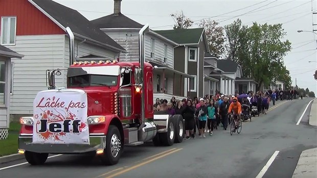 Normand DeLessard présente l’« ultra-marathon » au profit du jeune Jeff Morin atteint d’un cancer