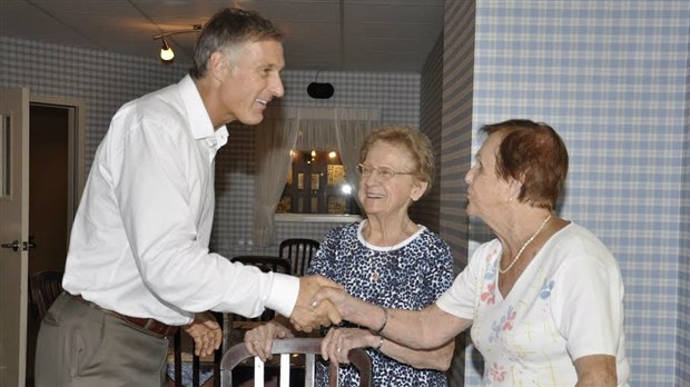 Maxime Bernier annonce un soutien supplémentaire aux aînés 