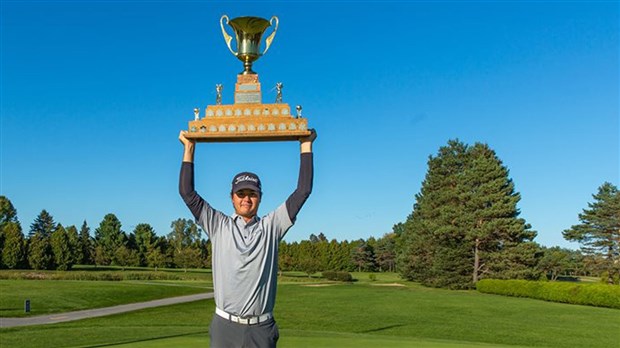 Max Gilbert savoure la victoire au Championnat TaylorMade/Adidas Golf de l’AGP