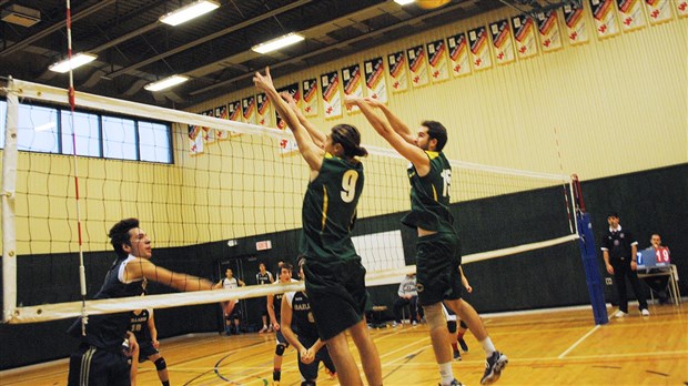 Les Condors s’inclinent en volleyball masculin à la Coupe de l’Est du Canada