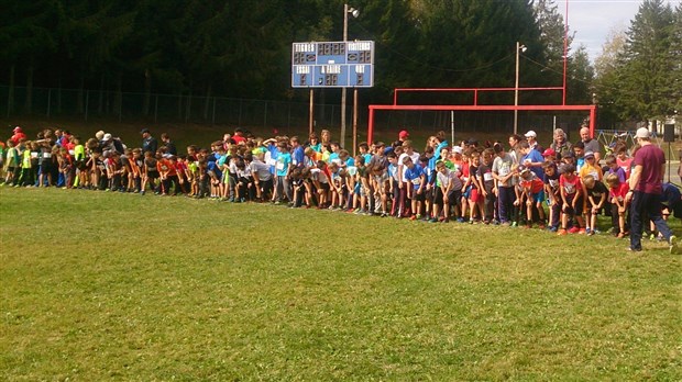 Plus de 800 jeunes de la CSBE participent à la compétition annuelle de cross-country