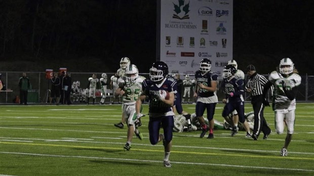 Les équipes des football de l'Embâcle ont vécu leur première expérience au stade duBreton