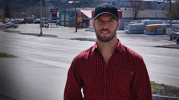 Kévin Cloutier au sommet du podium hebdomadaire de la LNAH