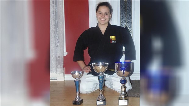 Allyson Tardif remporte le titre de grande championne provinciale en combat 2016