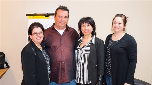 Une vingtaine de personnes ont assisté à une conférence pleine d'émotion organisée par Parents plus