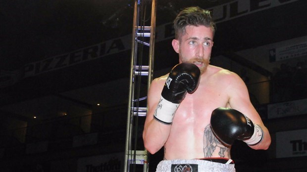 Le boxeur Kimmy Saint-Pierre s'incline à Philadelphie
