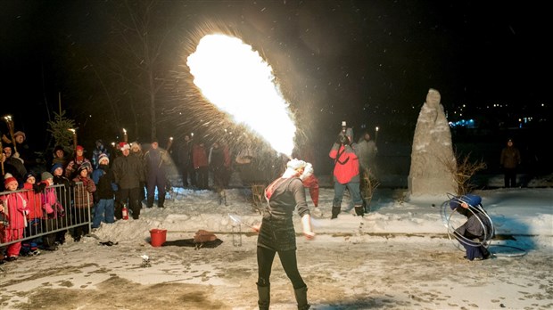 Près de 350 personnes à la traditionnelle marche aux flambeaux de Saint-Georges