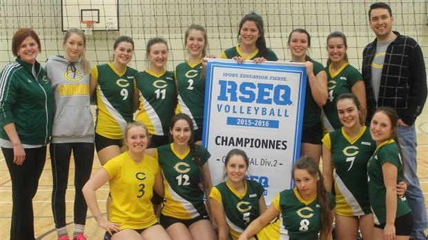L'équipe féminine de volleyball des Condors est championne de la saison division 2