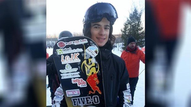 Éliot Grondin met la main sur la médaille d'or en Outaouais