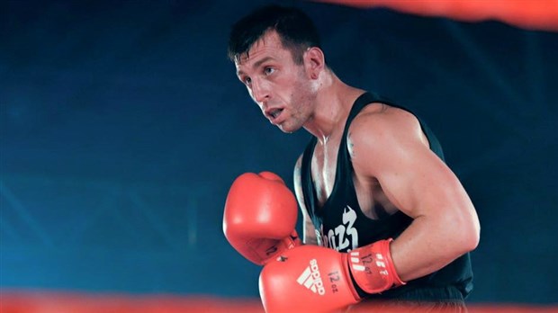 Le boxeur Mike Breton fait le saut chez les professionnels 