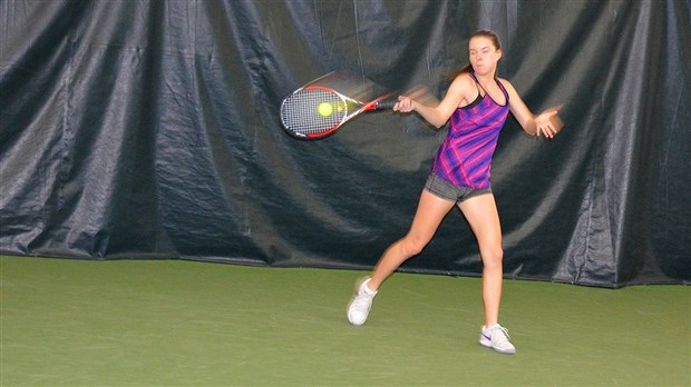 AlexiAnn Drouin prend part au Championnat québécois 18 ans de Repentigny 