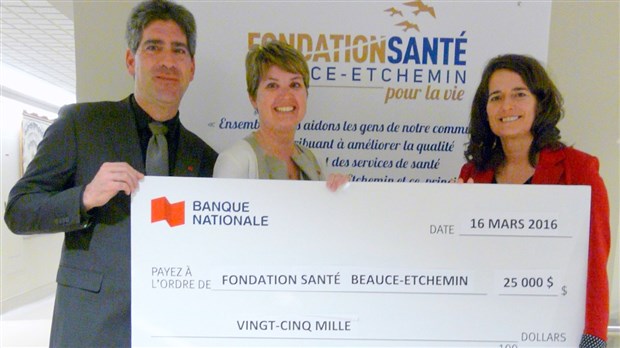 La Banque Nationale remet 25 000 $ à la FSBE pour l’achat d’équipements médicaux