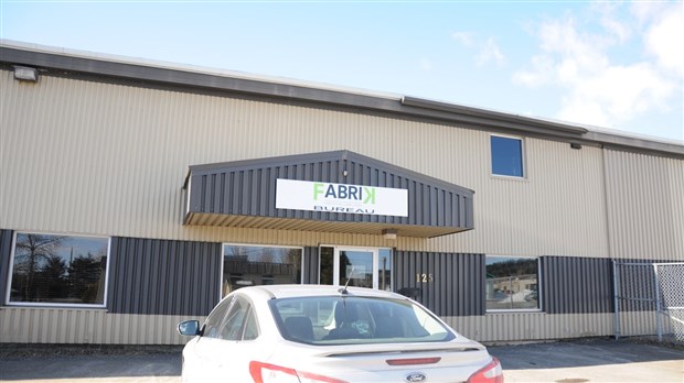 Fabrik habitations simplifiées présente son usine lors de journées portes ouvertes