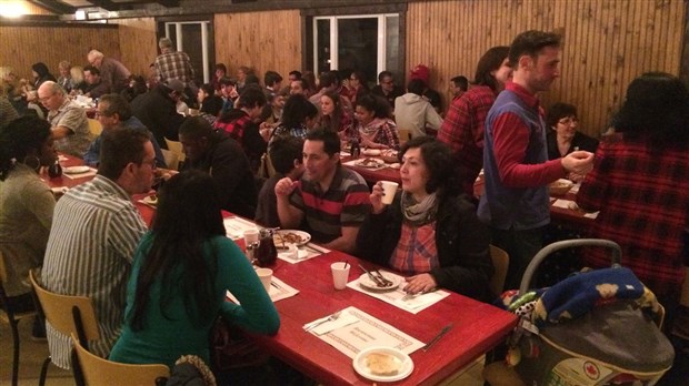 Les nouveaux arrivants en Beauce-Sartigan initiés à la cabane à sucre 