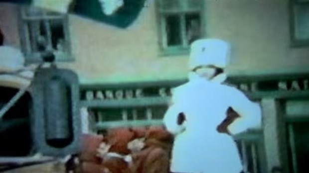 Normand DeLessard présente la parade du Carnaval de Saint-Georges en 1960 