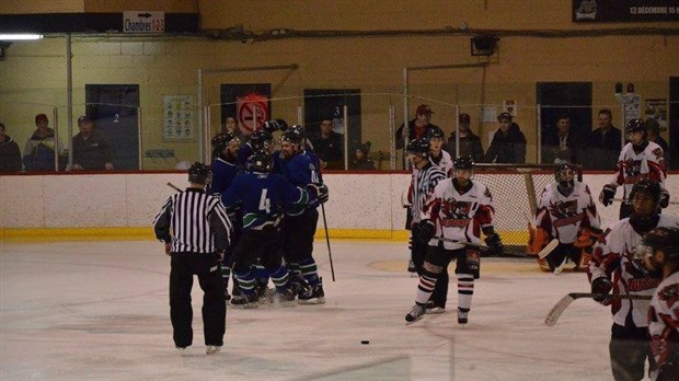 Les Justiciers de Saint-Joseph échappent le premier match de la finale de la LHBBF