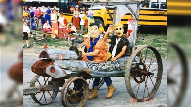 Normand DeLessard présente la parade de Saint-Georges de 1998