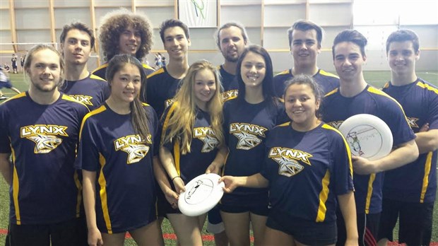 L'équipe d'ultimate frisbee des Lynx de L'EJM impressionne à son premier tournoi