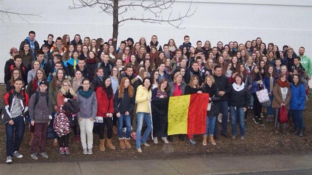 Près de 60 jeunes belges en visite chez des élèves de la polyvalente Saint-Georges
