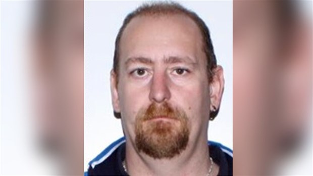Suspect recherché pour voies de fait causant des lésions, harcèlement criminel et méfaits