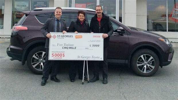 St-Georges Toyota présente son gagnant du mois de mars au concours « Grand déménagement »