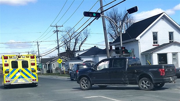 EN BREF | Accident au coin de la 18e Rue et du boulevard Dionne à Saint-Georges