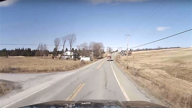 Deux chauffeurs de camion s'en tirent avec une bonne frousse