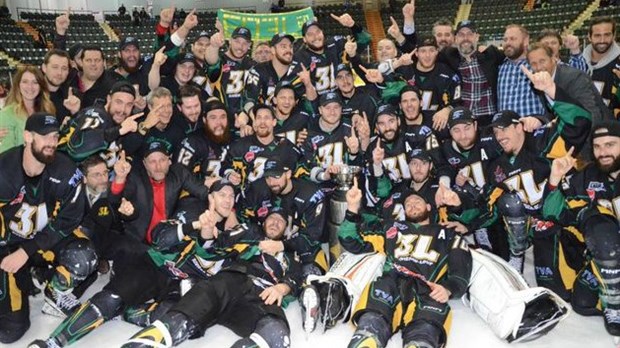 Deux anciens membres du Cool FM remportent le championnat de la coupe Vertdure avec les 3L