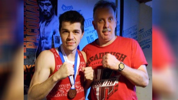 Boxe : Pier-Olivier Thibodeau remporte les gants de bronze