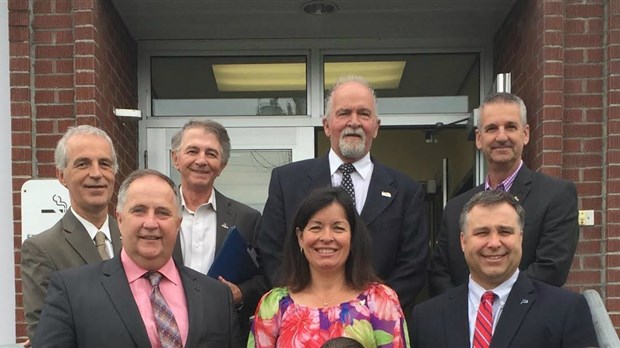 Le ministre de l'Éducation Sébastien Proulx visite les établissements scolaires de Beauce-Sud