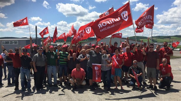  Les membres d'Unifor de l'usine Ipex de Saint-Joseph reçoivent un appui de taille