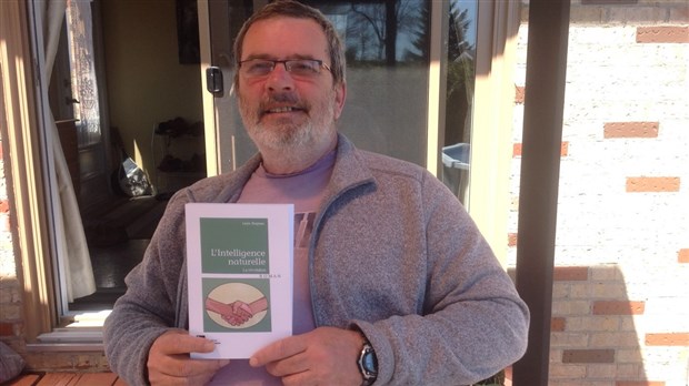 L'auteur Louis Drapeau à la Librairie Sélect pour une séance de dédicace