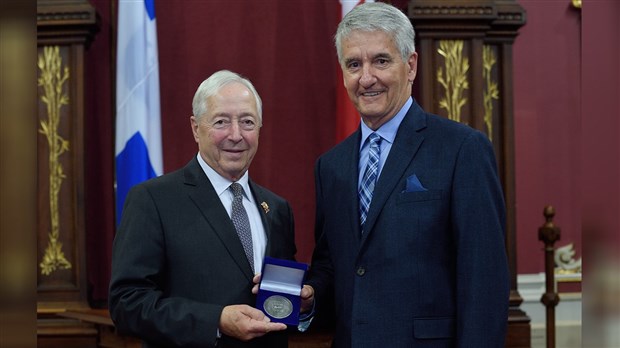 Six bénévoles de l'ABBS reçoivent la médaille du lieutenant-gouverneur