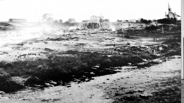 Normand DeLessard présente des images du feu de Saint-Côme en 1926