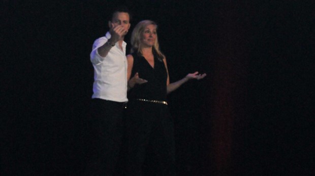 Un centre Sportif Lacroix-Dutil bien rempli acclame « Les Morissette »