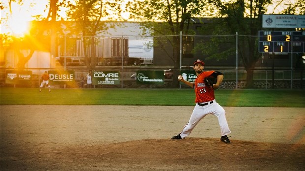 Baseball : Victoire des Jarrets noirs 12-2 contre St-Frédéric