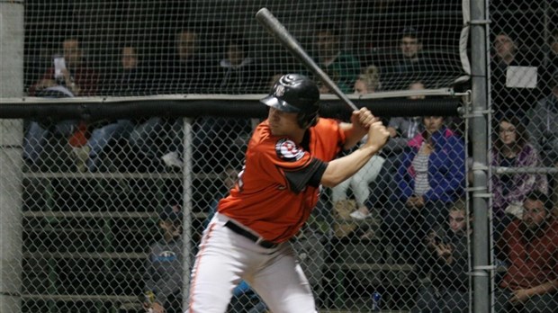 Les Jarrets noirs invitent les jeunes baseballeurs à porter leur uniforme le 3 juillet