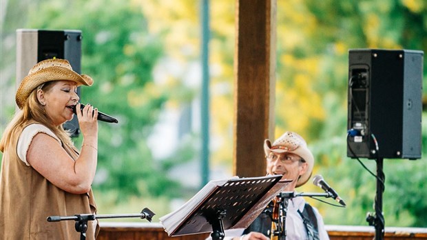  Récital georgien : Francine et Raymond ont fait danser l’arboretum