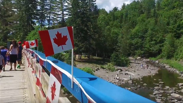 Normand DeLessard présente des images de la Fête du Canada à Saint-Georges