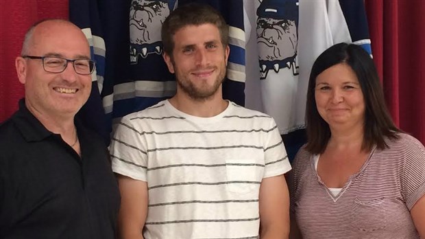 Vincent Germain est nommé entraîneur des Bulldogs de Beauce-Centre